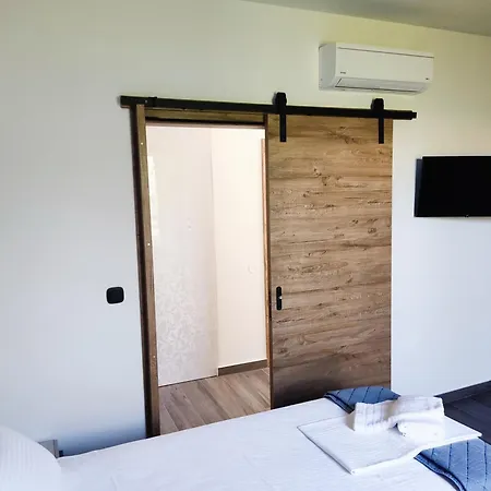 Koutsoukelis-house Case de vacanță